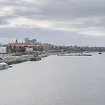 Appartement Lumina With A Large Balcony Near Presidential Palace And River