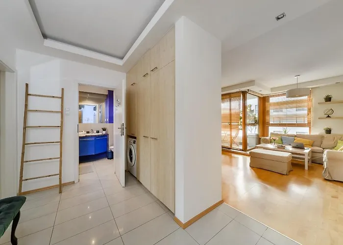 Apartment Lumina With A Large Balcony Near Presidential Palace And River