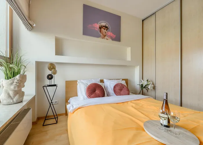 Lumina With A Large Balcony Near Presidential Palace And River Apartment Warsaw