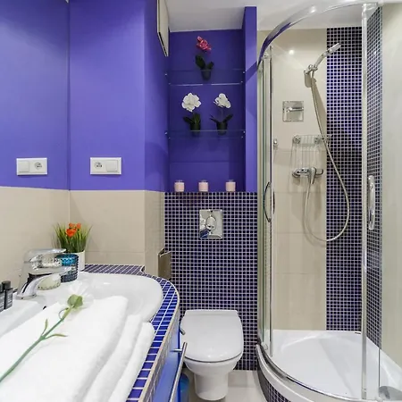 Apartment Lumina With A Large Balcony Near Presidential Palace And River