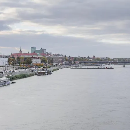 Apartment Lumina With A Large Balcony Near Presidential Palace And River
